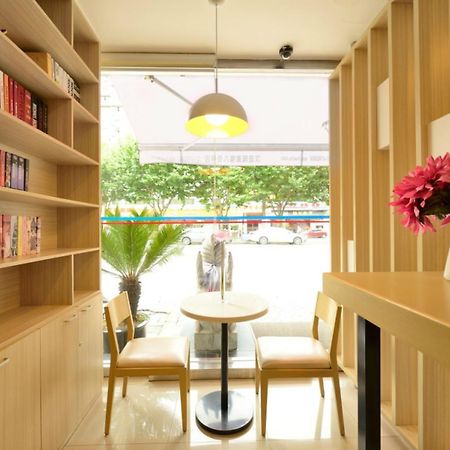 Hanting Express Shanghai Jiazhan Road Exterior foto