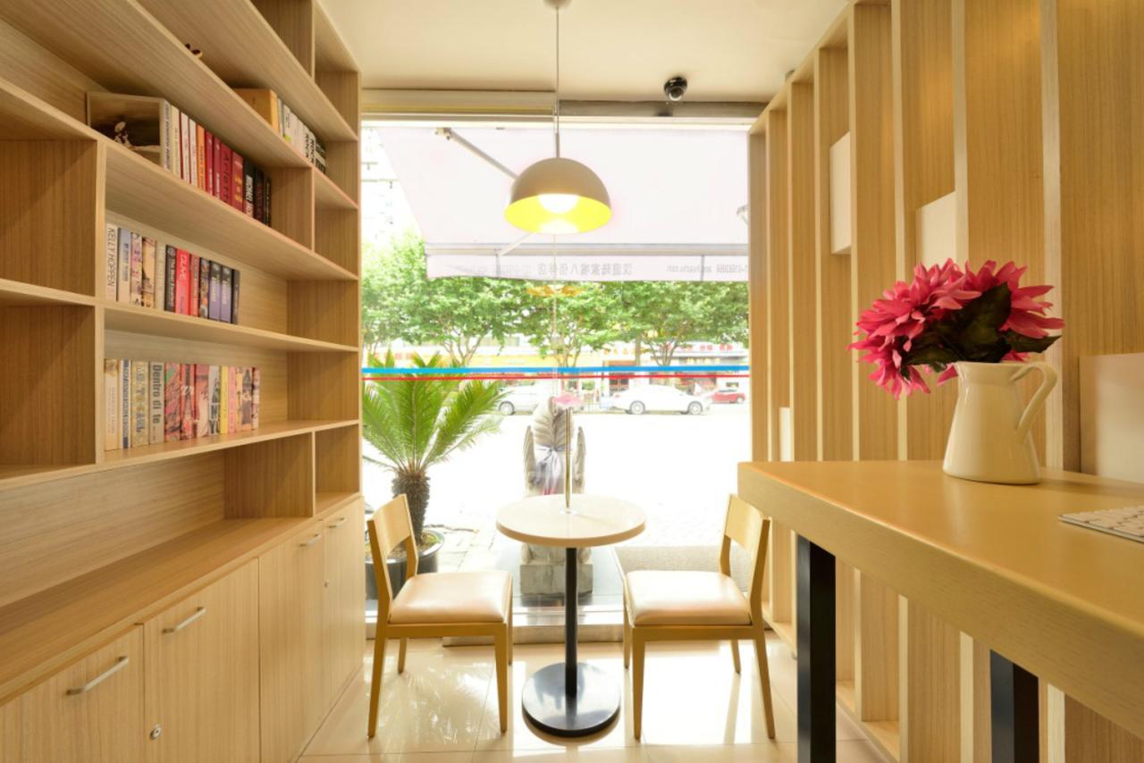 Hanting Express Shanghai Jiazhan Road Exterior foto