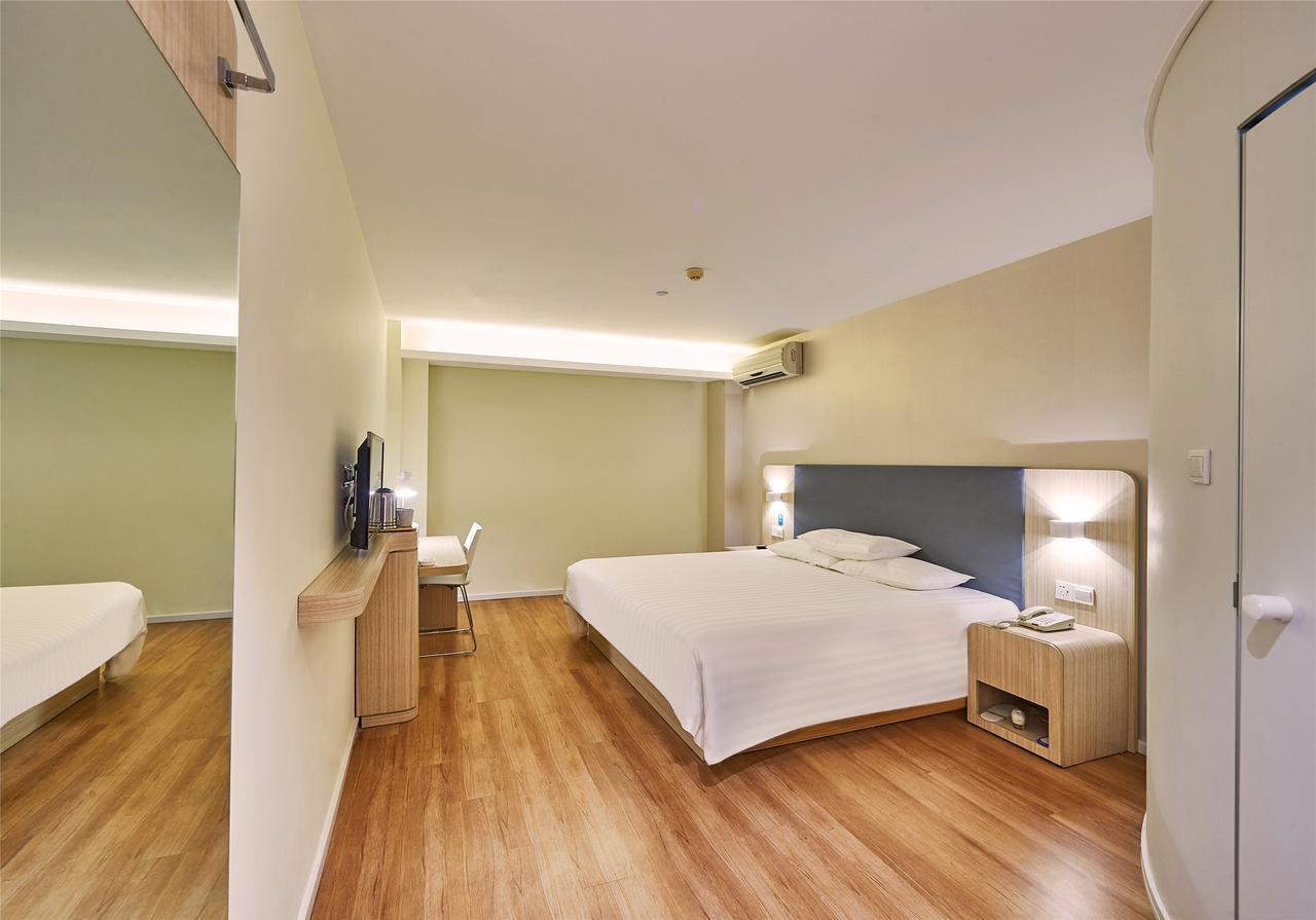 Hanting Express Shanghai Jiazhan Road Exterior foto